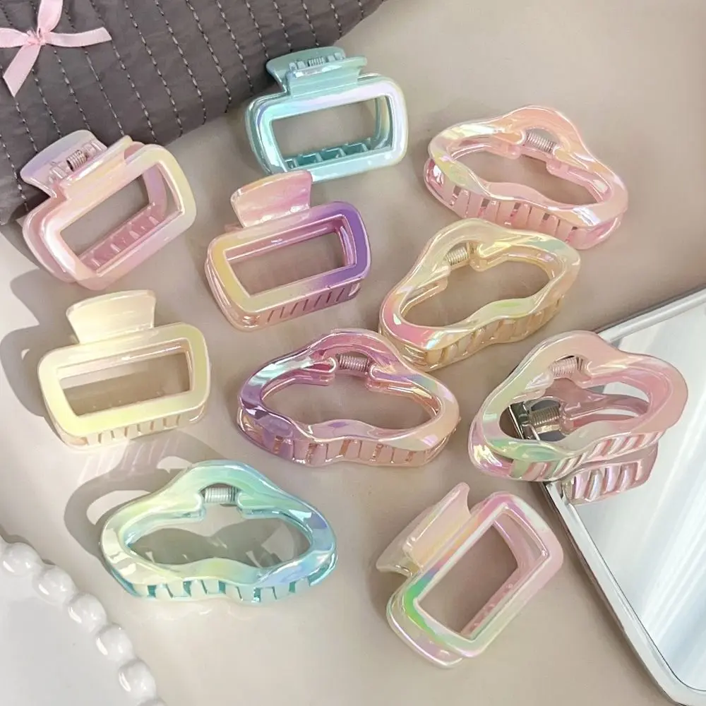 Sweet Cloud Shape Hair Claw Elegant Illusory Color Gradient Hair Claw High Ponytail Clip Headwear Geometry Shark Clip Daily