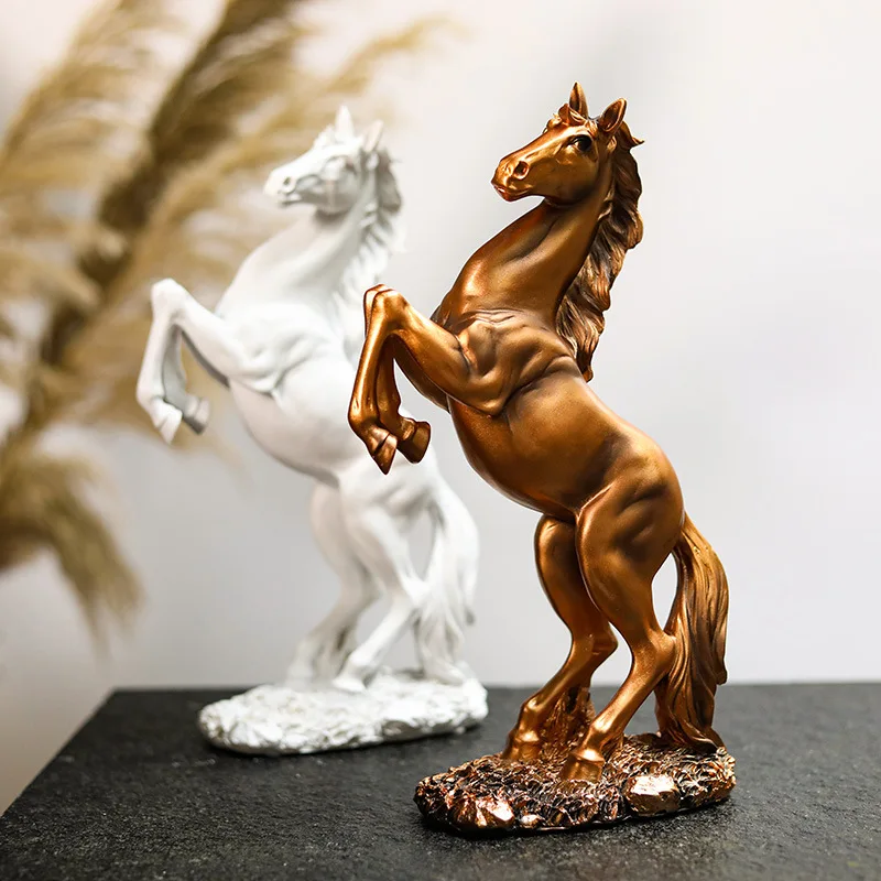 漆製 馬の彫刻 2体セット 樹脂の金と白の馬の像,北欧の抽象的な装飾品,室内彫刻,家の装飾