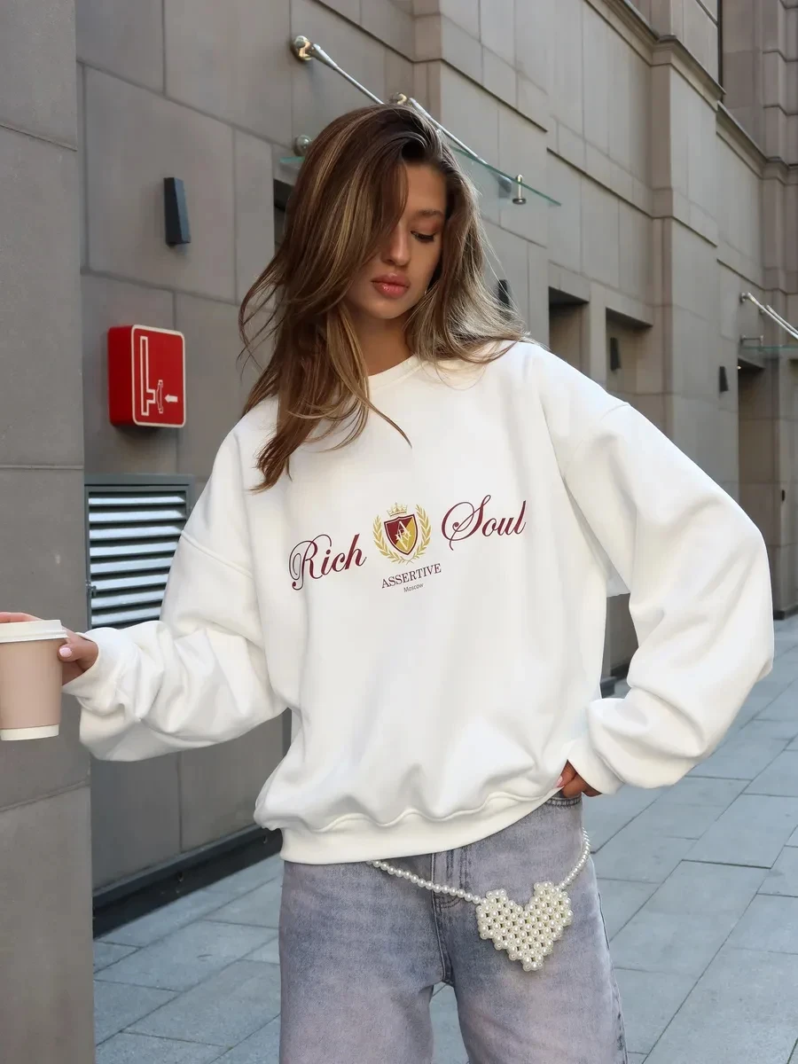 

A Trendy, Oversized, Loose and Versatile American Retro Round-neck Sweatshirt with Print for Autumn and Winter