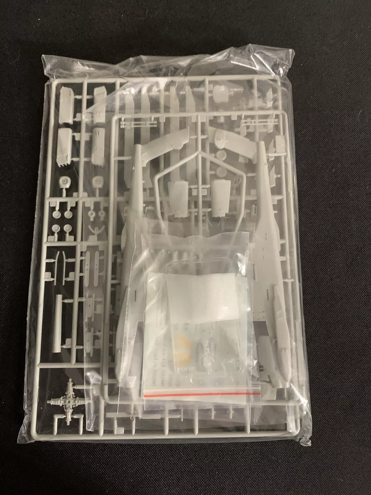 HobbyBoss 87218 1/72 AH-64A Apache USA Army Israel Helicopter Fighter Military Gift Plastic Assembly Model  Building Kit
