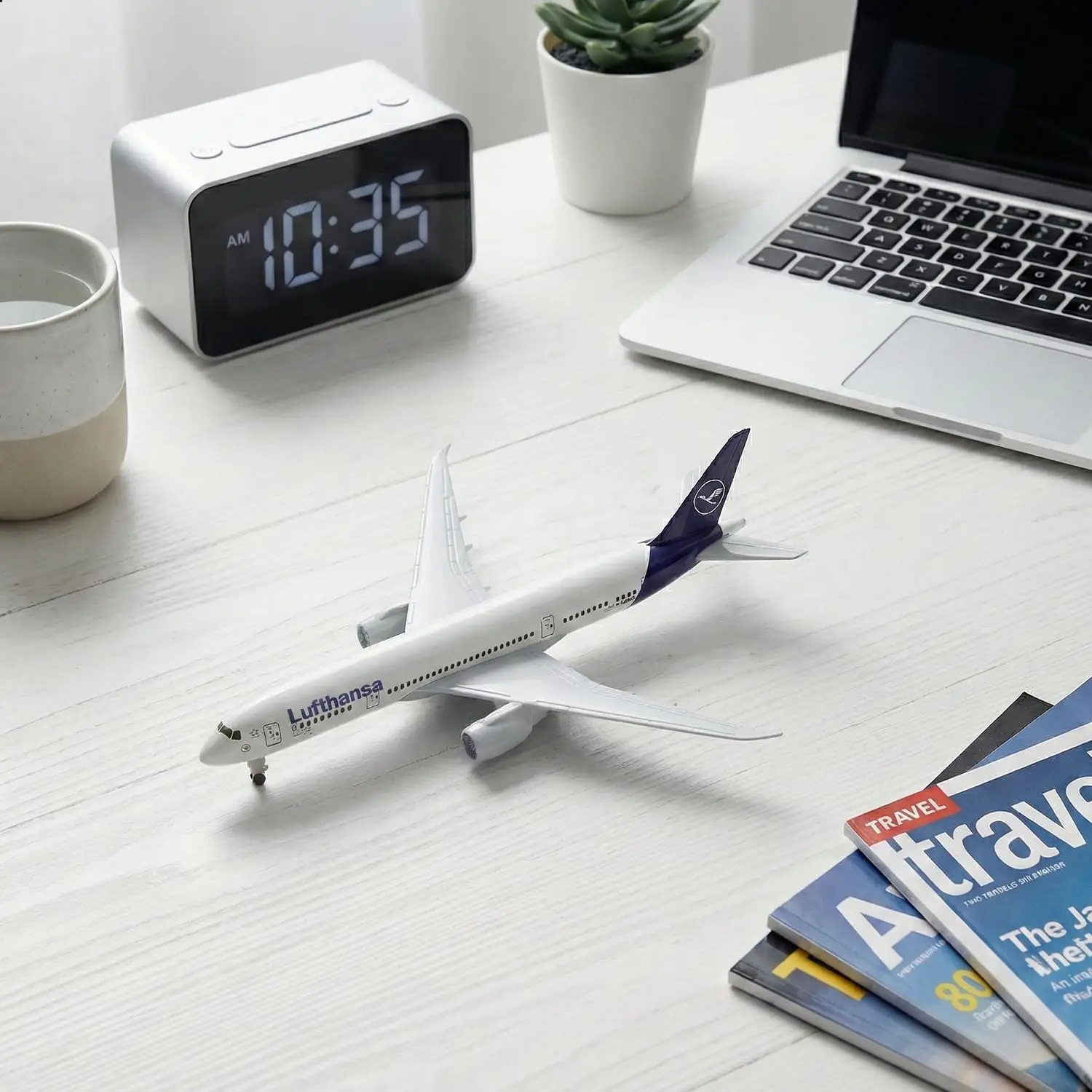 20cm Lufthansa 787 Diecast Metal Airplane Model with Stand (20-cm L) for Adult Aviation Gifts