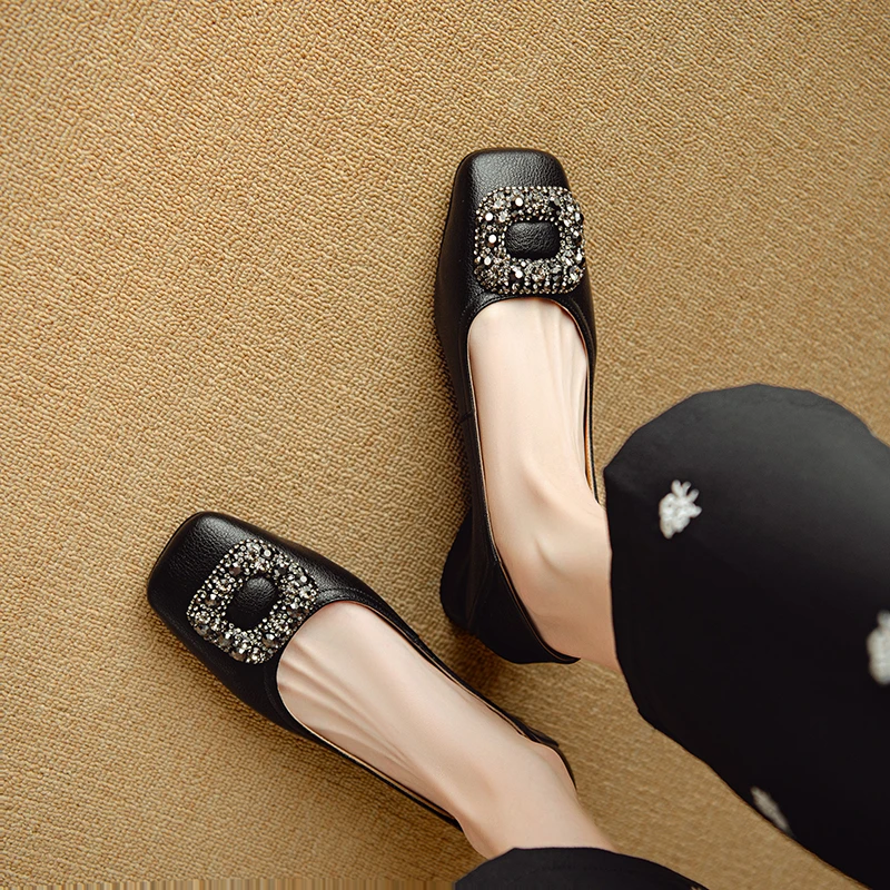 البيج ساحة كريستال زر كعوب منخفضة أحذية نسائية حذاء بكعب سميك رئيس مربع السيدات مضخات الفم الضحلة خنجر الأحذية اليومية