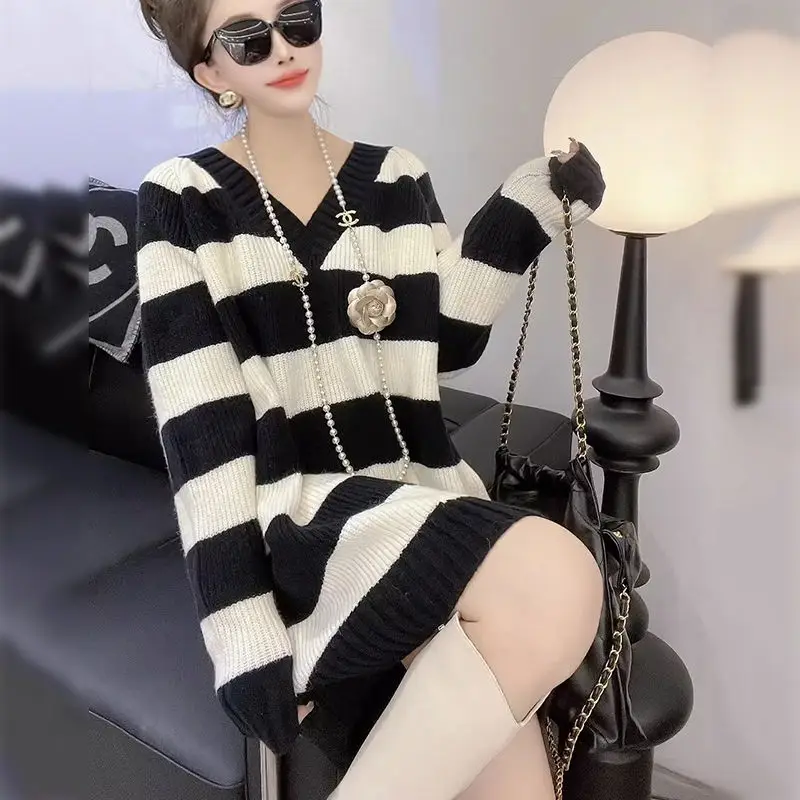 Fashion V-Neck Button Loose Casual Sweaters Women's Clothing 2023 Winter Oversized Knitted Korean Pullovers All-match Tops