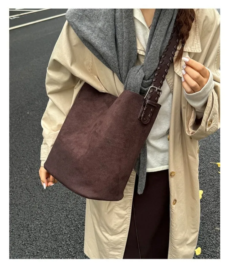 Mehrfarbige Wildleder-Schultertasche mit Verstellbarem Riemen, Lässiger Stil für Tägliches Einkaufen, Verabredungen, Pendeln und Kurzreisen – Detail 6
