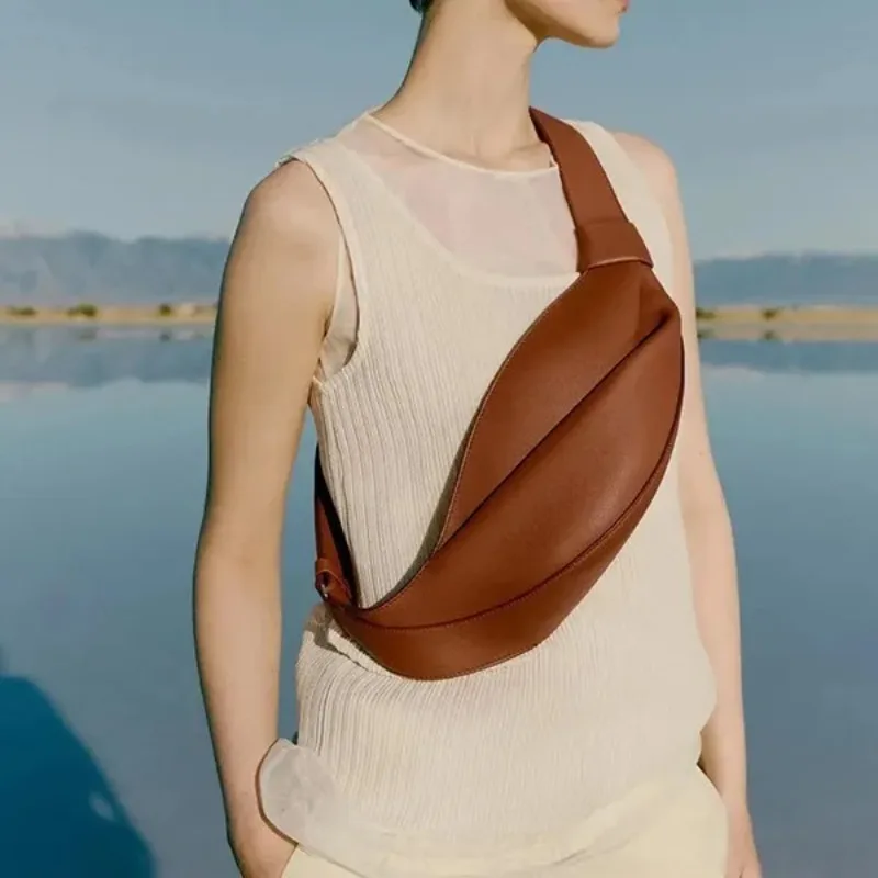 

Fashionable and stylish French waist bag, high-end fashion, 2025 new style versatile underarm bag, messenger bag for women