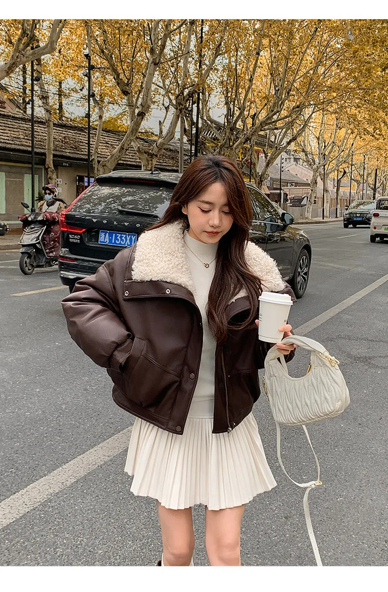 2026 Winter New Thick PU Leather Coat Women Cropped Fluffy Lapel Collar Padded Jacket Female Zip-up Streetwear Cool PU Parkas