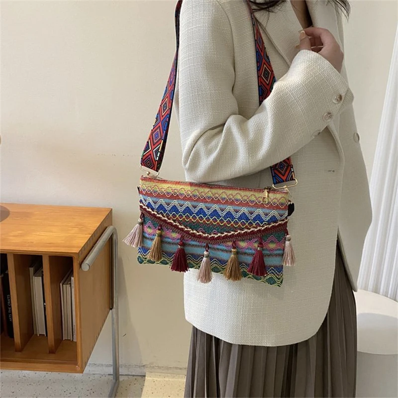 

Ethnic Style Women's Bag Tassel Colorful Crossbody Bag Fashion Bohemian Woven Shoulder Bag Trend Messenger Bag Women's Beach Bag