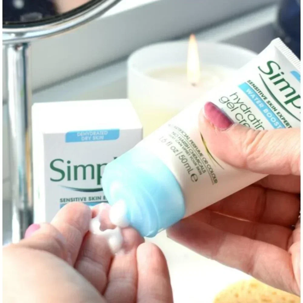 SIMPLE Water Boost Hydrating Gel Cream 50ml Refreshing Long-lasting Moisturizing Locking Water Improve Dullness Facial Skin Care