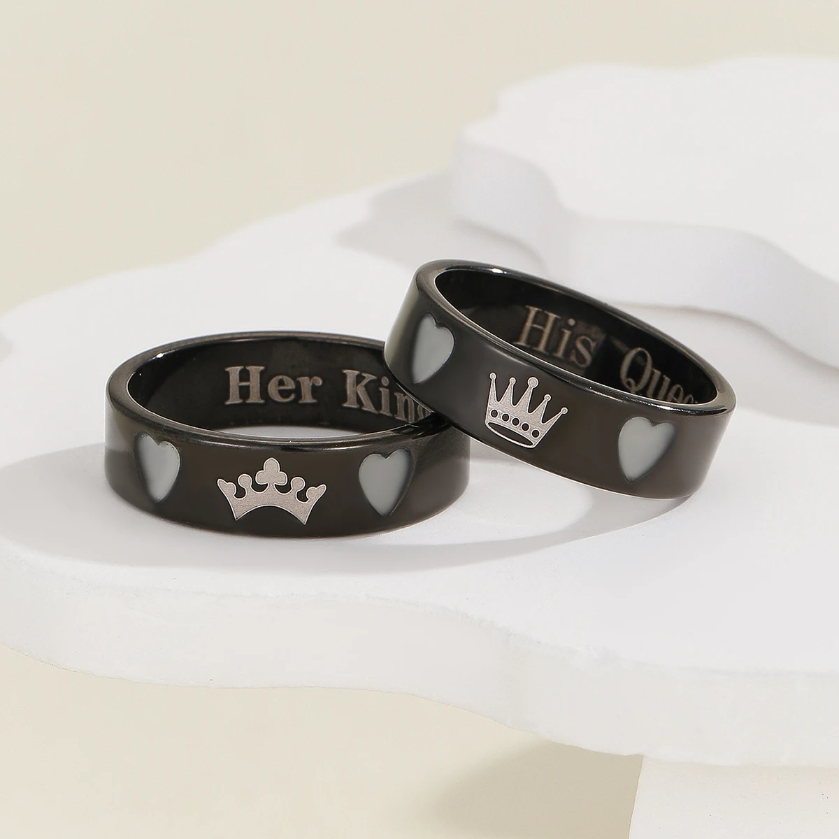 2 Pieces/Set Luminous Love Crown Pattern Her King His Queen Couple Ring Ladies Fashion Love Commitment Ring