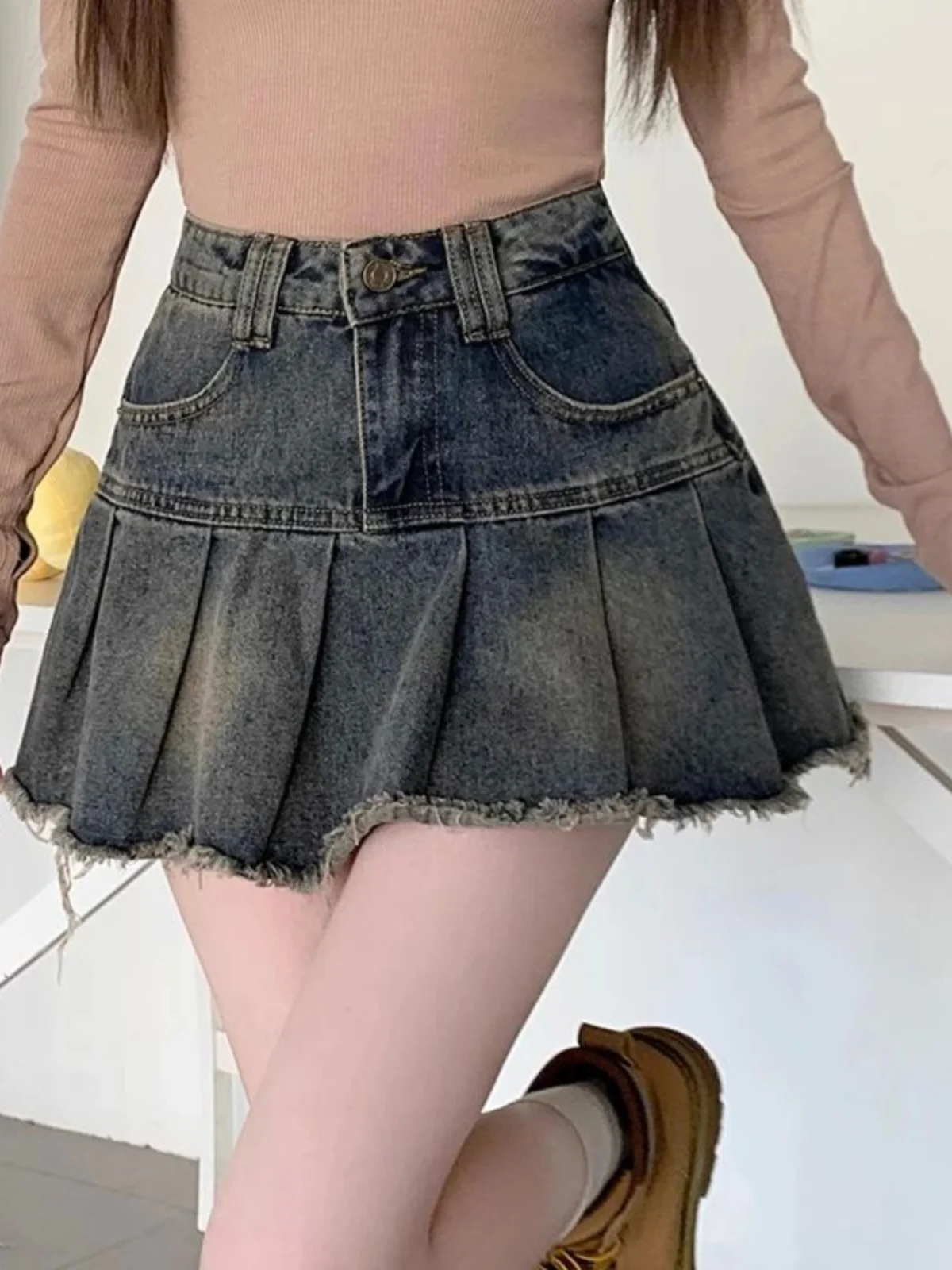 

Ретро джинсовая плиссированная юбка с высокой талией для женщин, уличный стиль, А-силуэт, повседневная свободная короткая юбка с высокой талией