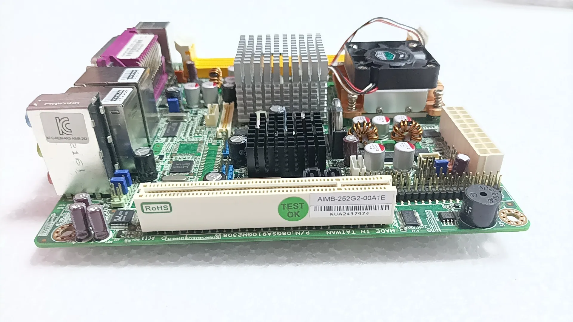 AIMB-252G2-00A1E Placa base industrial Mini-ITX Puertos de red duales Precio de placa única AIMB-252 AIMB-252G2