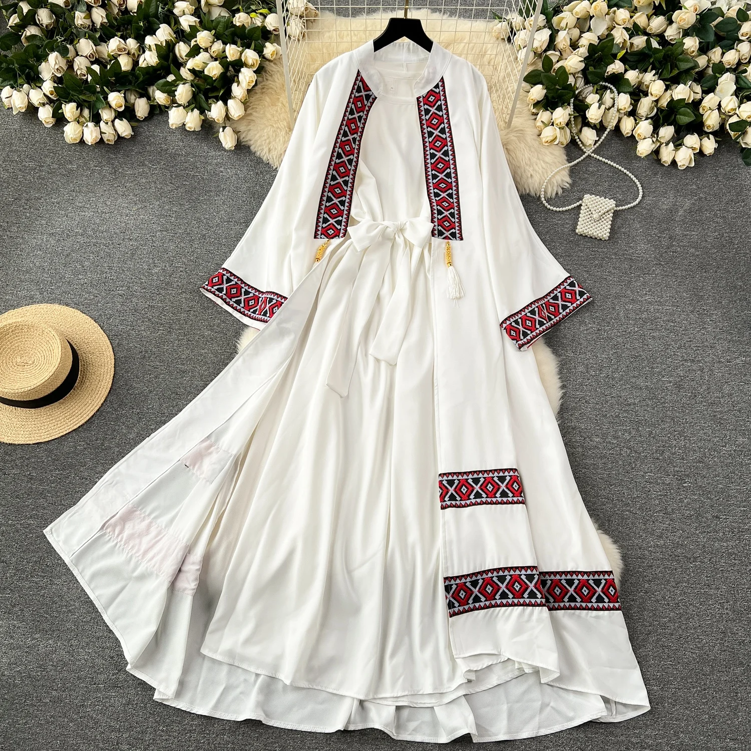 

Clothland Women Stylish White Black Embroidery Dress Suit Sleeveless Bow Tie Dresses With Long Jacket Two Piece Set QD524