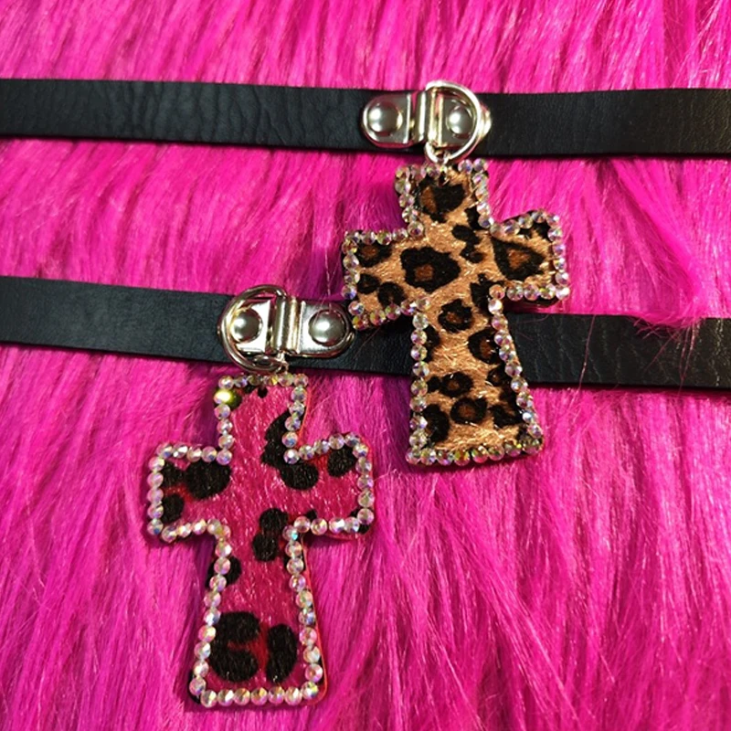 Y2K Accessories Leopard Print Cross Choker Sexy Pendant Necklace for Women Korean Fashion Necklaces Goth Jewelry Grunge