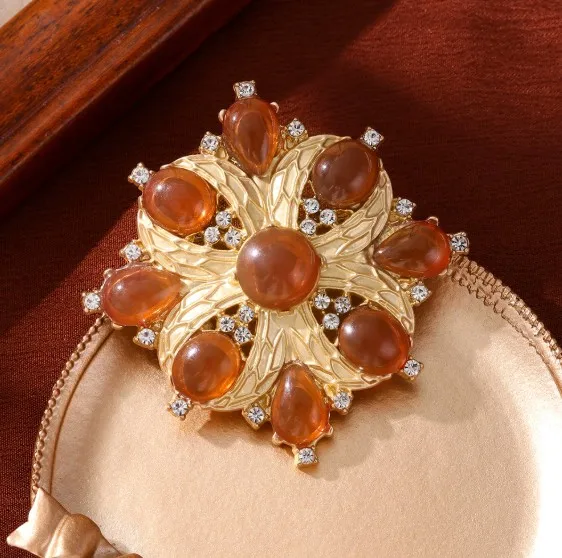 

Baroque cross brooch, retro court style chest flower brooch, eco-friendly clothing accessories