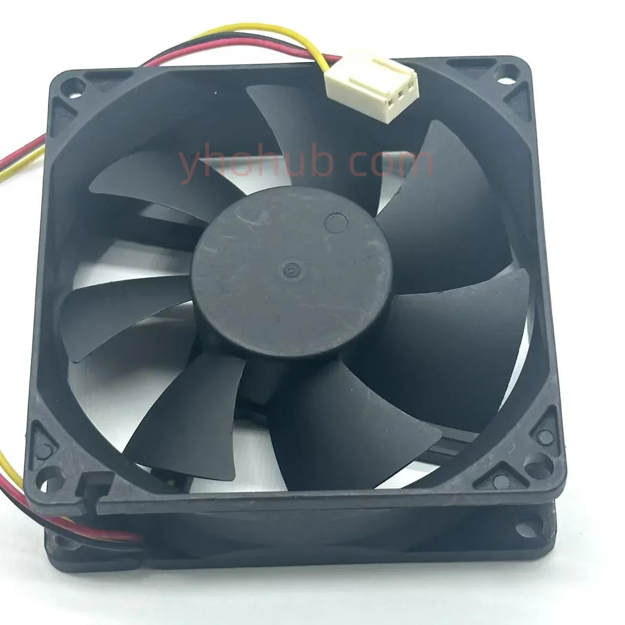

JAMICON JF0825B2HSAR DC 24V 0.15A 80X80X25mm Server Fan