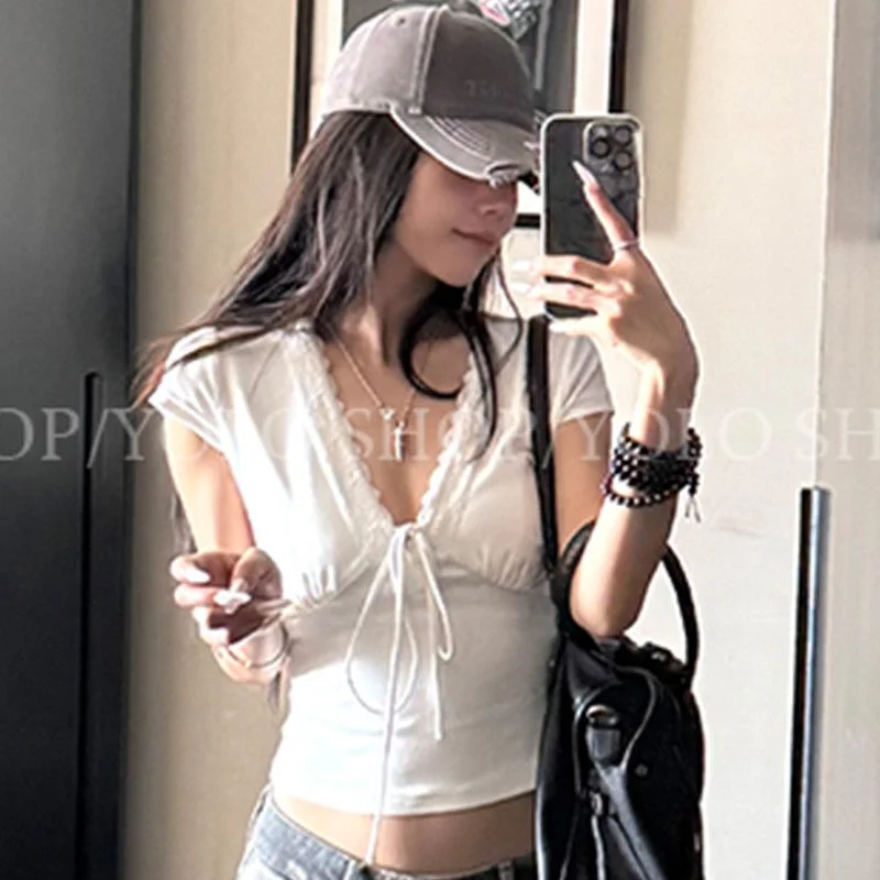 Women's Black Lace Trim Deep V Neck Short Sleeve Slim Fit Crop Top Casual Daily Blouse