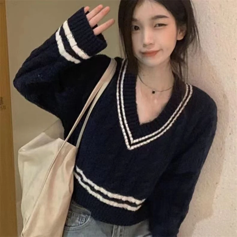 College Style Short Fried Dough Twists Contrast Round Neck Sweater Women\'s Autumn and Winter V Loose Knit Long Sleeved Sweater