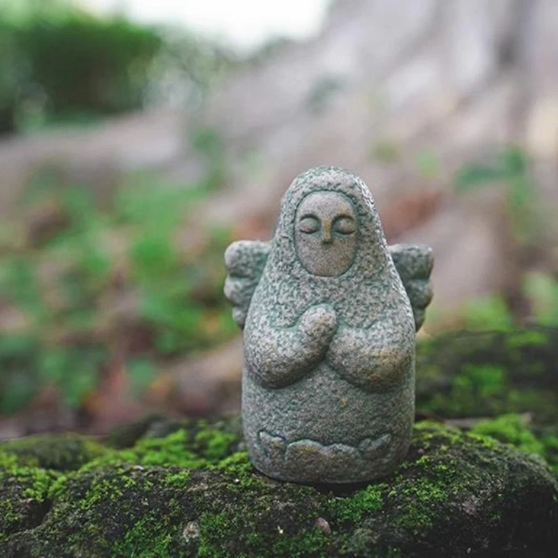 Cursed Muse Statue BOTW Stone Statue Zelda Game Props Collectible Tabletop Decorations view 2