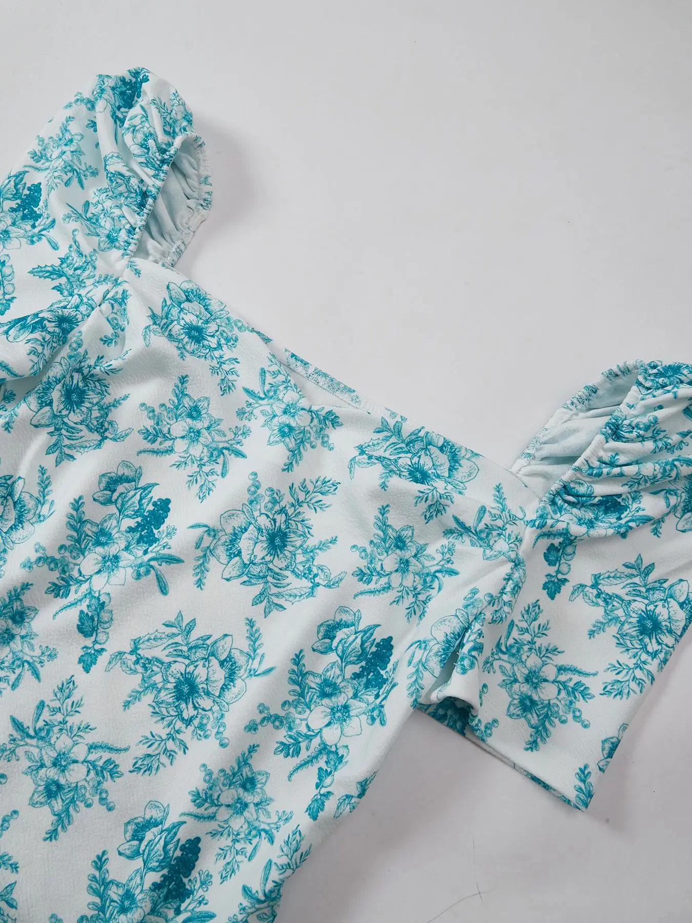 Elegantes Damenkleid mit Blumenmuster und Puffärmeln, modisches langes Kleid, Freizeitkleid, Urlaubskleid, Sommerkleid, Dropshipping – Detail 7