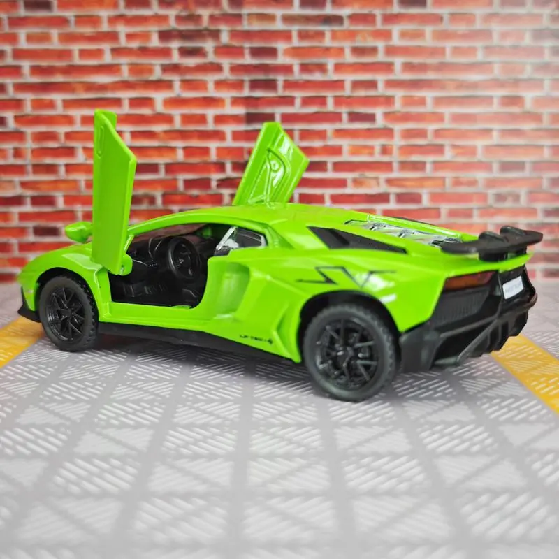 1:32 Lamborghini LP750 Toy Car Model Pull Back Vehicle Toy For Children Alloy Diecast Metal Model Sound Light Boy Kid Gifts