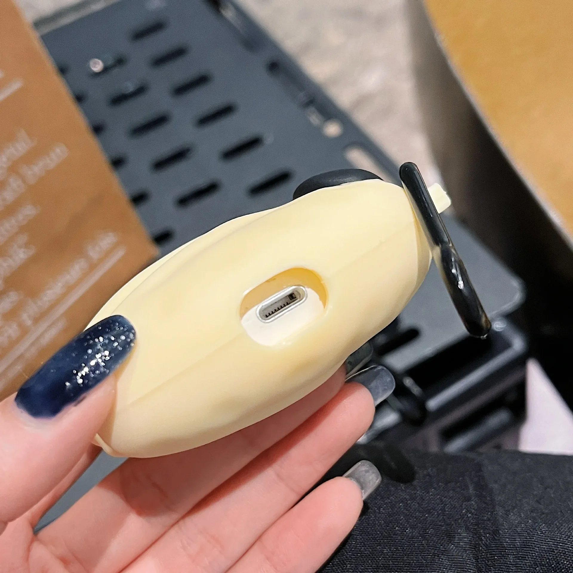 Airpods 3, Airpods Pro 2用の耐衝撃性シリコン保護ケース
