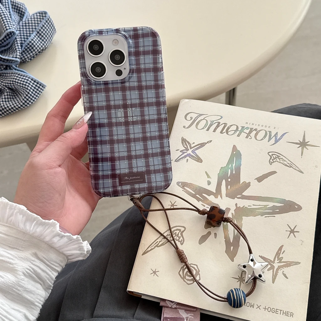 Funda protectora para teléfono con colgante de estrella, diseño de rejilla marrón y azul Simple avanzado, a prueba de golpes, para iPhone 16 15 14 Pro Max