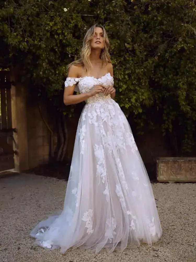 Vestidos de casamento boêmios elegantes para mulheres, renda fora do ombro, tule apliqueado, vestidos de noiva sem costas, vestido de praia longo, linha A, verão 2024