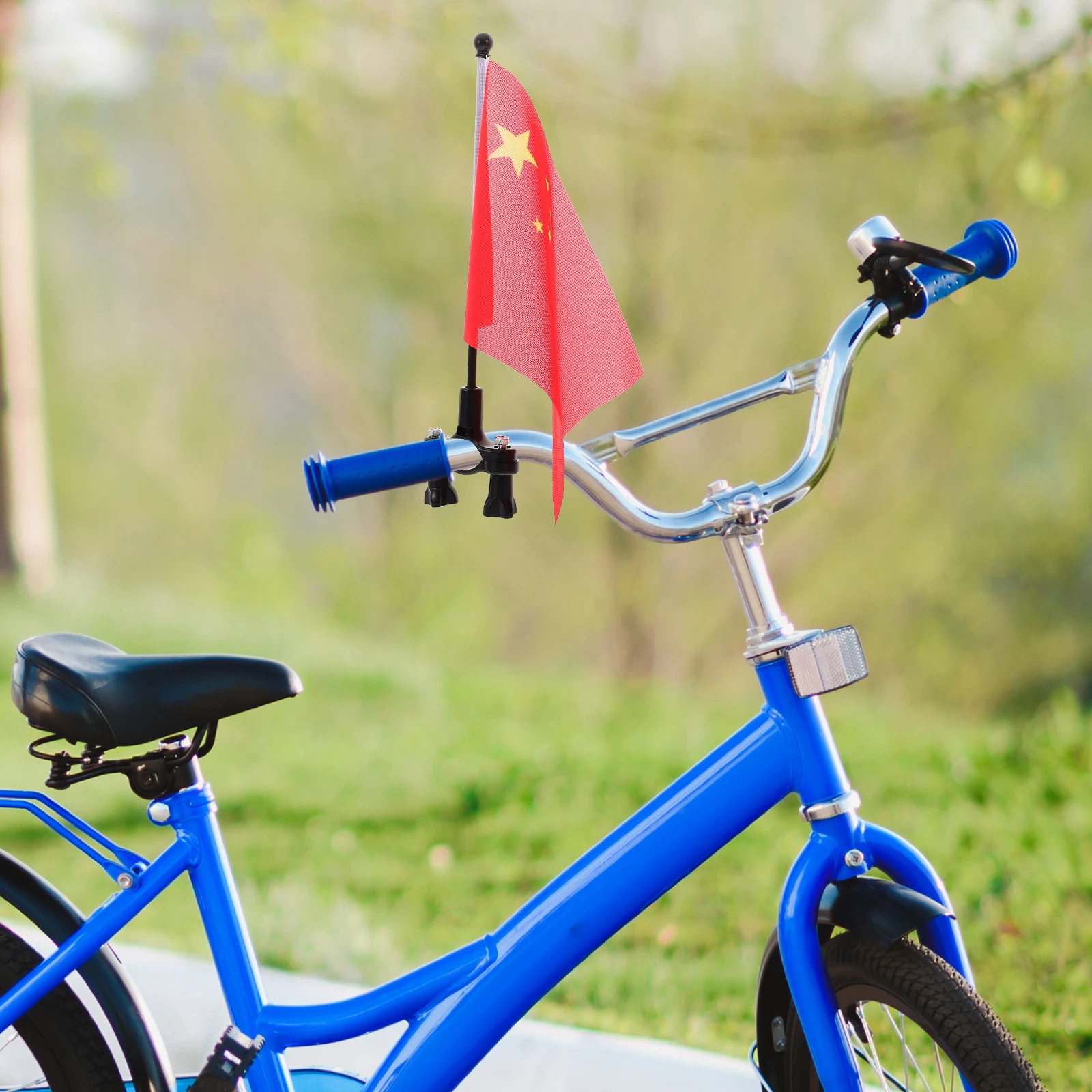 2Pcs Bright Color Bike Flag With Pole Durable Bicycle Handlebar Flag Stable Practical For Pet Watering Tool