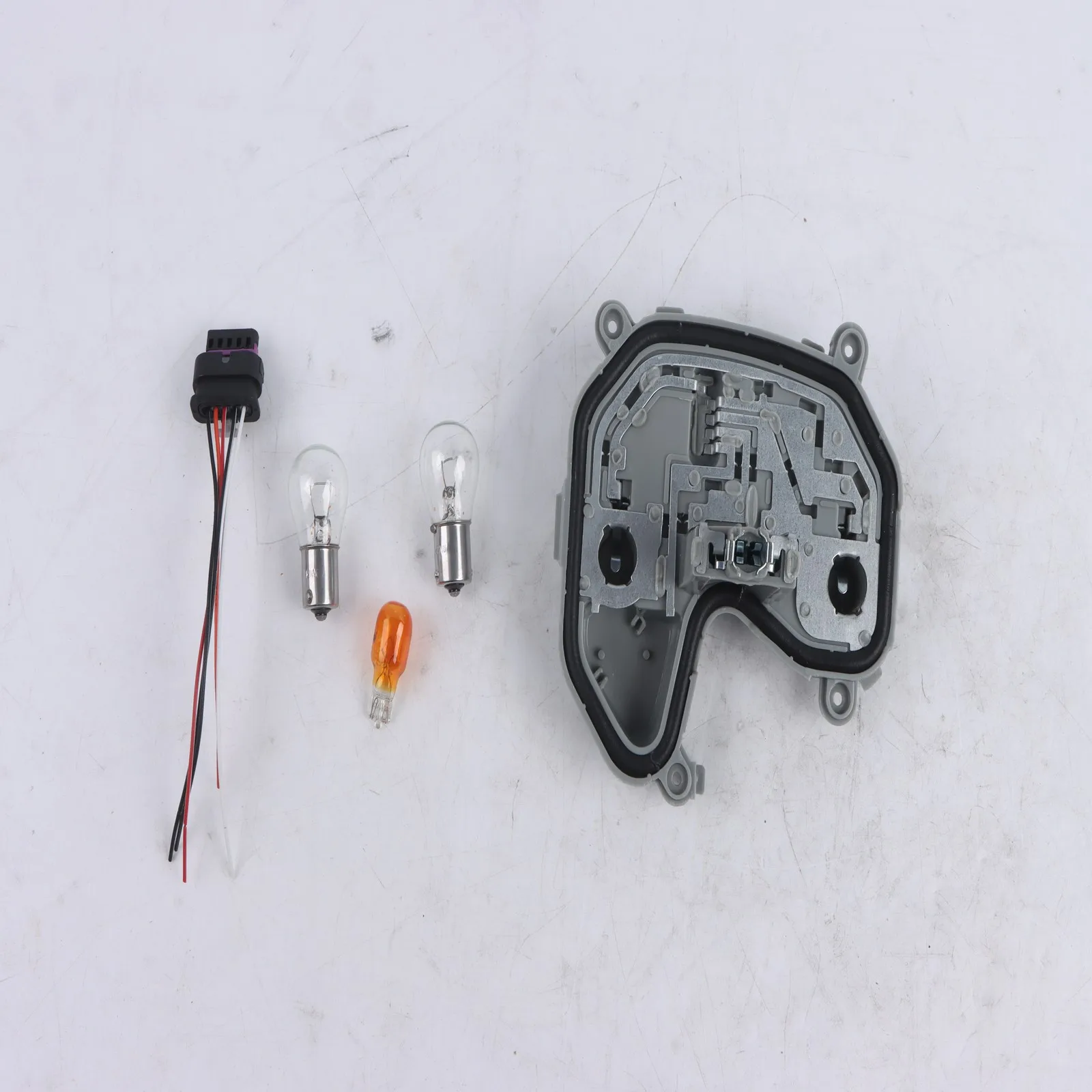 

1 комплект кронштейна заднего фонаря и лампы 68270892AA на 2015-2023 годы для Renegade