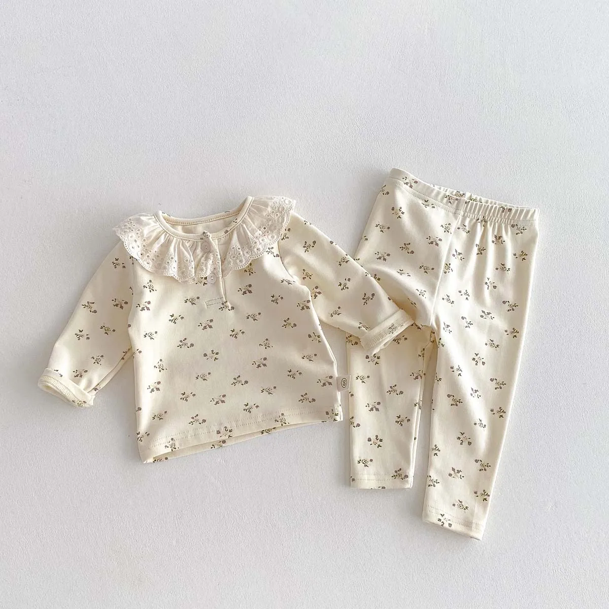 Ins Baby Spring and Autumn Children\'s Small Floral Baby suit Women\'s Lace Ruffle Collar Home Clothes 2 pces suit