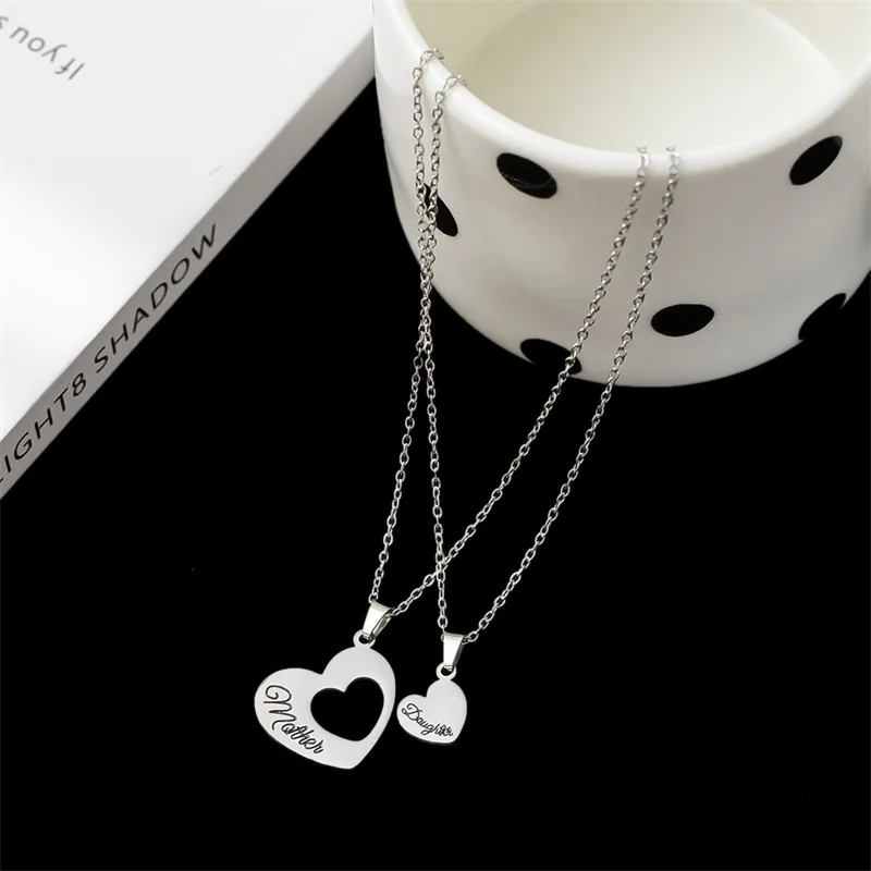 2 pz/set madre figlia cuore collana in acciaio inox Splicing inciso lettera amore collane per le donne ragazze mamma gioielli regalo