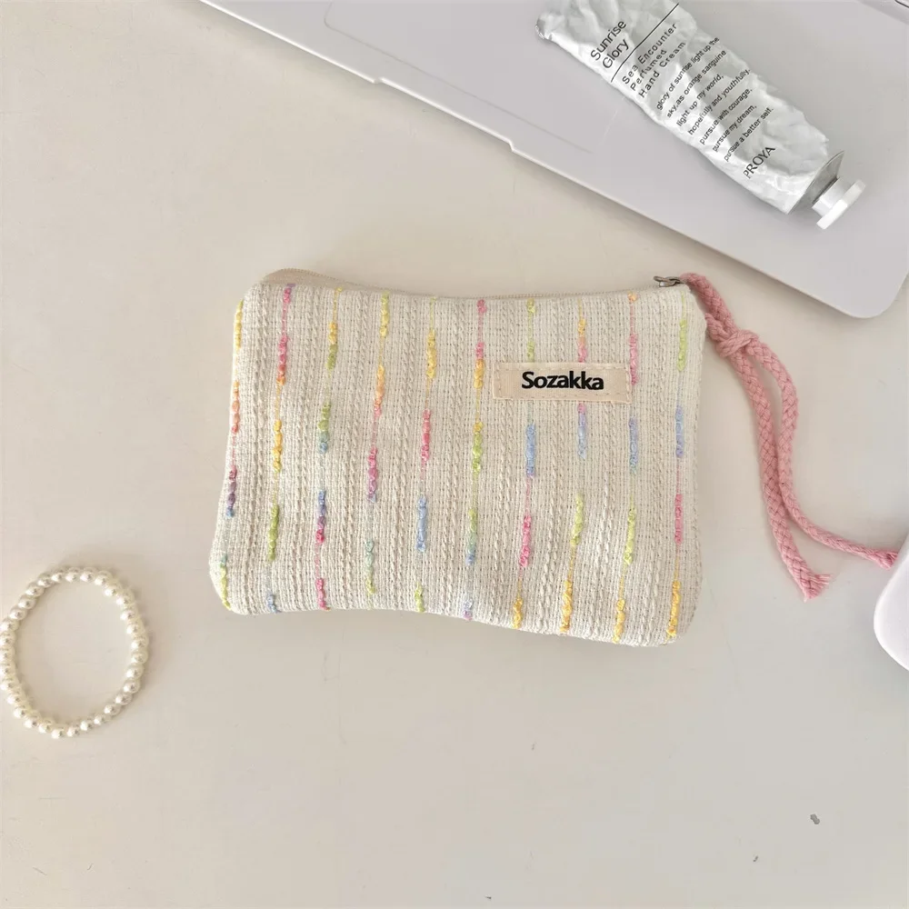 Niedliche kleine Make-up-Tasche für Damen, Mini-Kosmetiktasche, Kopfhörer, Lippenstift-Tasche, tragbar, für Studenten, Geldbörse, Münzfach, Geldbörse, Kartenhalter – Detail 17