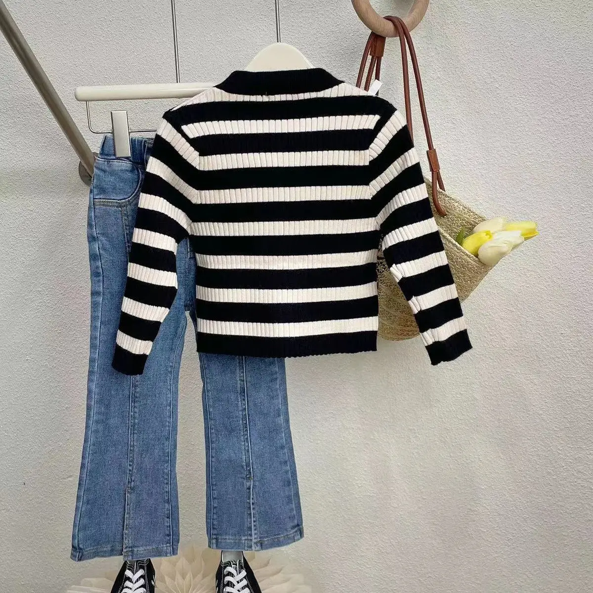 Girls Clothing Set Spring and Autumn Children's Fashionable Striped Top Jeans Set Big Girls Outfits image 3