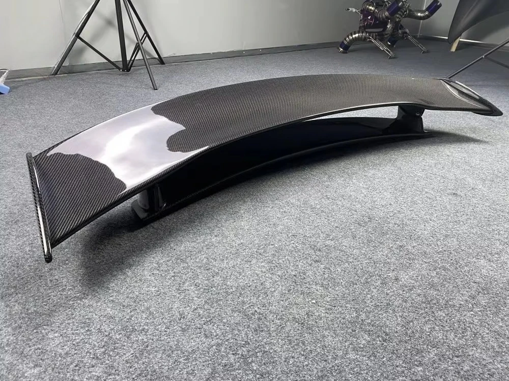 Hot Sale GTR Style LED Lights Carbon Fiber Rear Spoiler Rear Wing for  GT/S 2015-2017 New Style HOT SALE