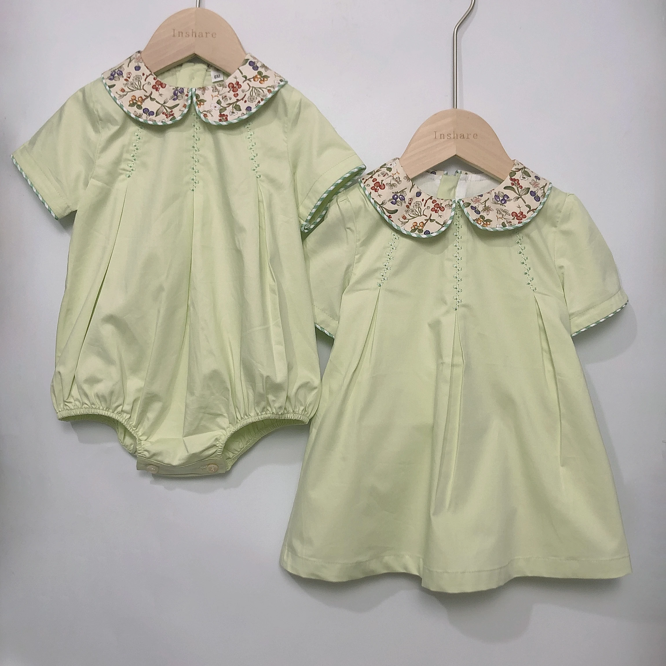 

Children Boutique Clothing Summer Baby Boys Girls Short Sleeves Green Cotton Floral Print Collar Bubble Romper Siblings Outfit