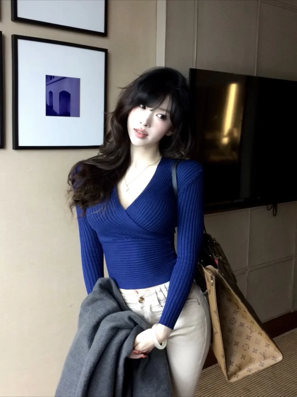 Top Aderente a Maniche Lunghe con Scollo a V in Maglia per Donna, Abbigliamento Interno Alla Moda Autunno Inverno, Stile Coreano Elegante per il Lavoro