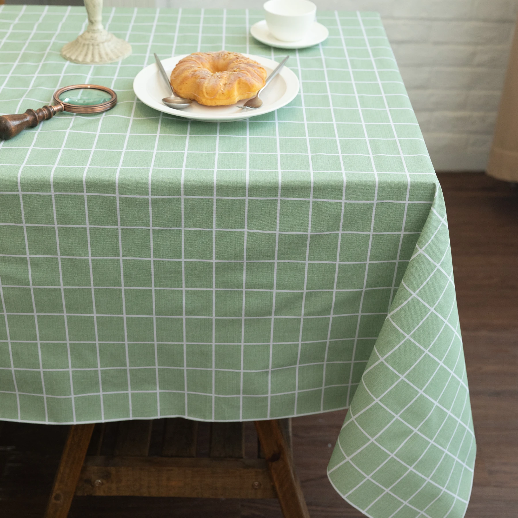 

Oilcloth Checkered Waterproof Tablecloths, Wipeable Reusable Table Cover for Outdoor Picnic Camping Dining Table, Light Green