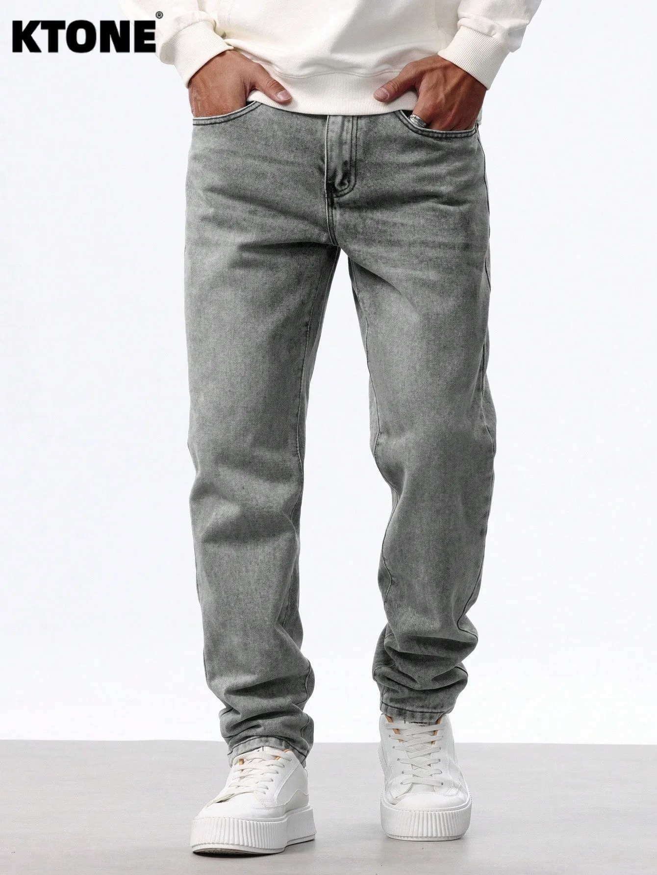 

Light Retro Slim Jeans for Man Dating Essential. No accessories or belts included.