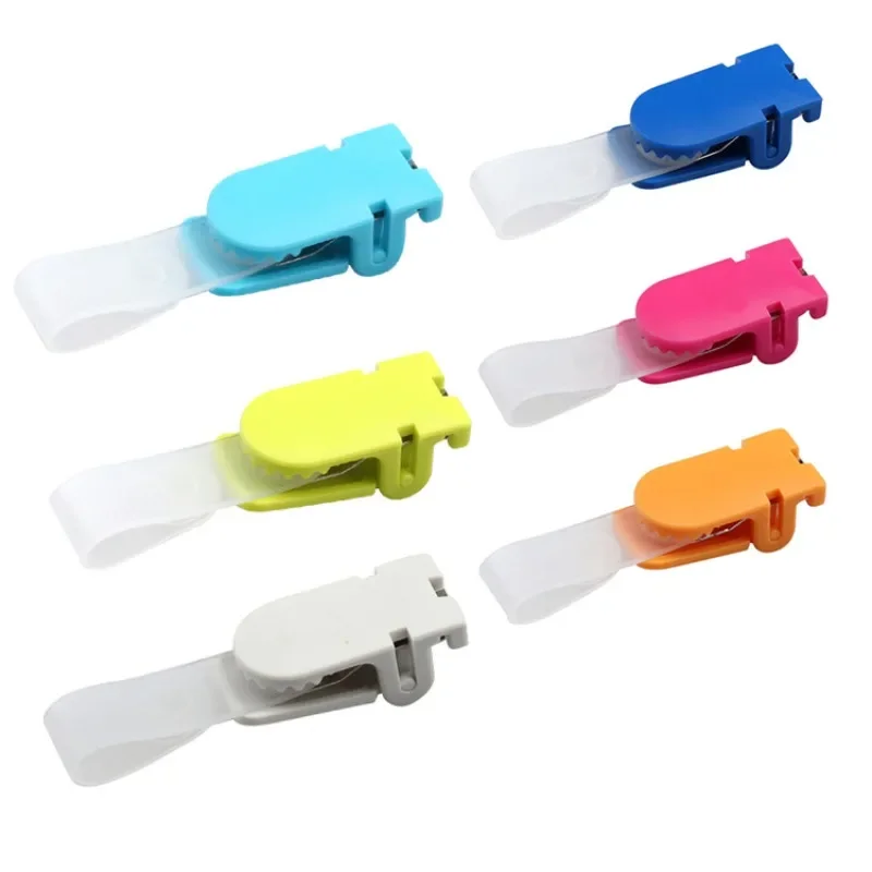 1pc Plastic Badge Clip for ID Card Holder Hook Accessories Exhibition Pass Conference Credential Work Staff Tag Card Protector