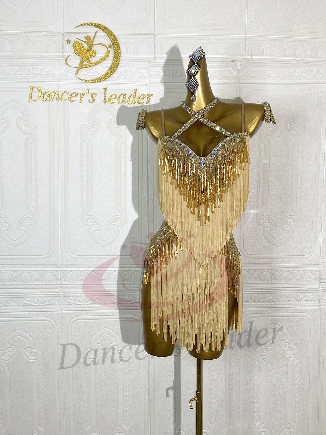 

Платье для латиноамериканских танцев AB Stone, женское, для взрослых и детей, высококачественное, на заказ, с золотыми кристаллами и бахромой, черное, для выступлений по самбе