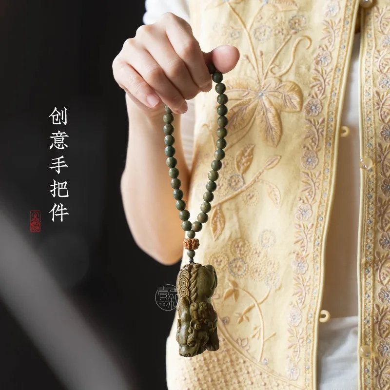 Natural Green Sandalwood Pixiu Hand Carving Piece Fortune Portable Worry Relief Fidget Desk Decor Creative Figurine Gift Statue
