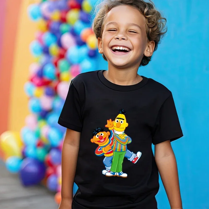 تي شيرت للأطفال مطبوع عليه شارع سمسم بأكمام قصيرة، قميص أسود كارتوني مناسب للأولاد والبنات من القطن الخالص بأكمام قصيرة #1