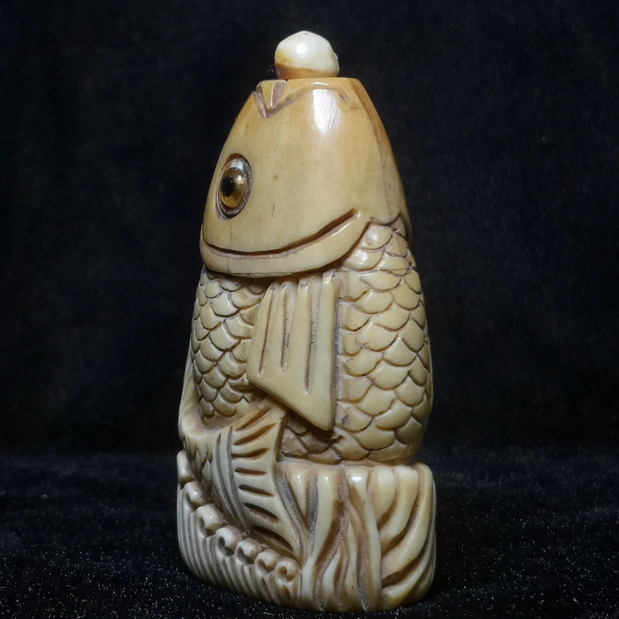 CULTUER ART H 8.5 CM Collection Asian China Hand Carved Lovely Fish figurine statue Snuff Bottles desk Decoration