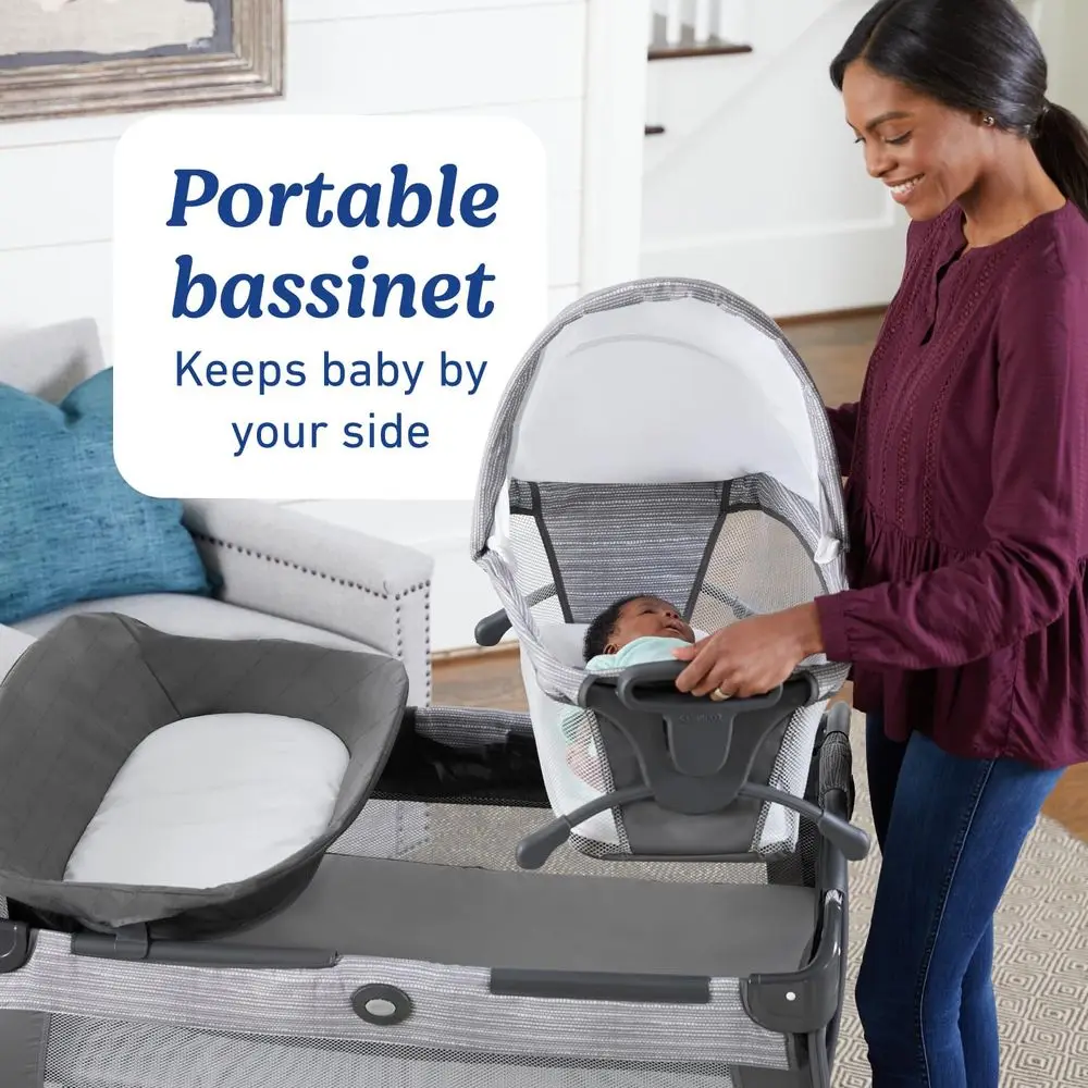 Przenośna łóżeczko-kokon i przewijacz w jednym: Close2Baby Playard, edycja Derby