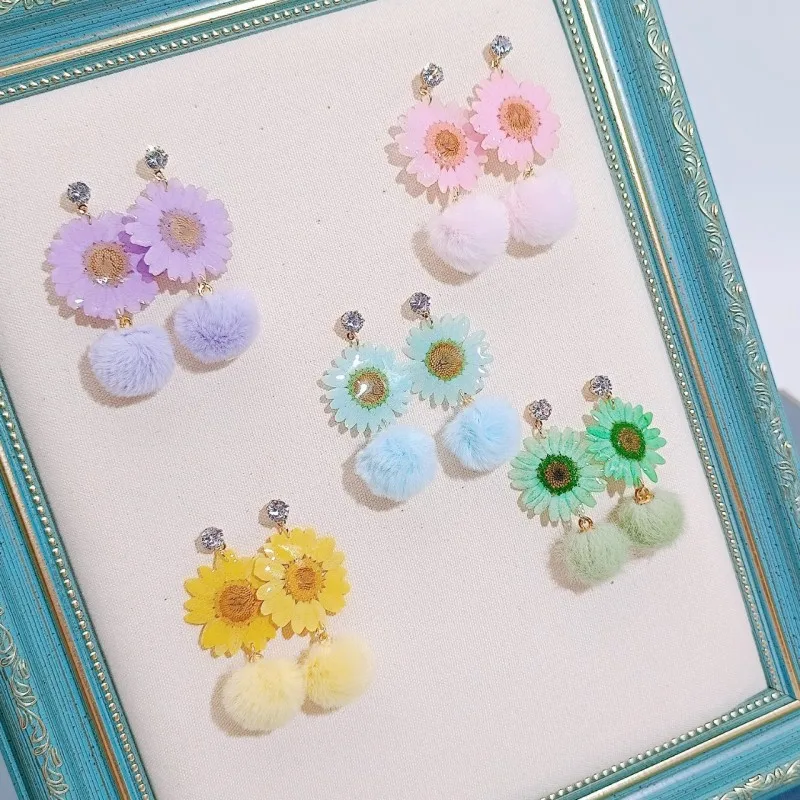 

Cute Daisy Pressed Flowers Earrings Unique Epoxy Resin Natural Flower Earrings Handmake Statement Earrings Jewelry Wholesale