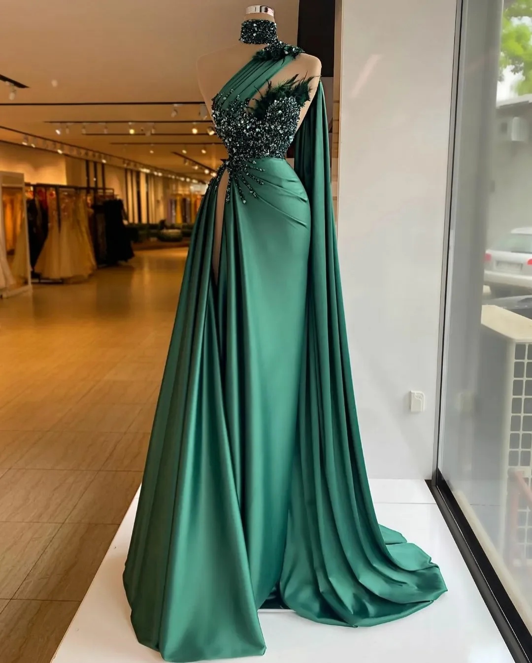 Green Sequins Slim Fit Sexy mermaid One Shoulder satin fold Side Split Pleats Prom Gowns Beaded Feather Party Evening Dress