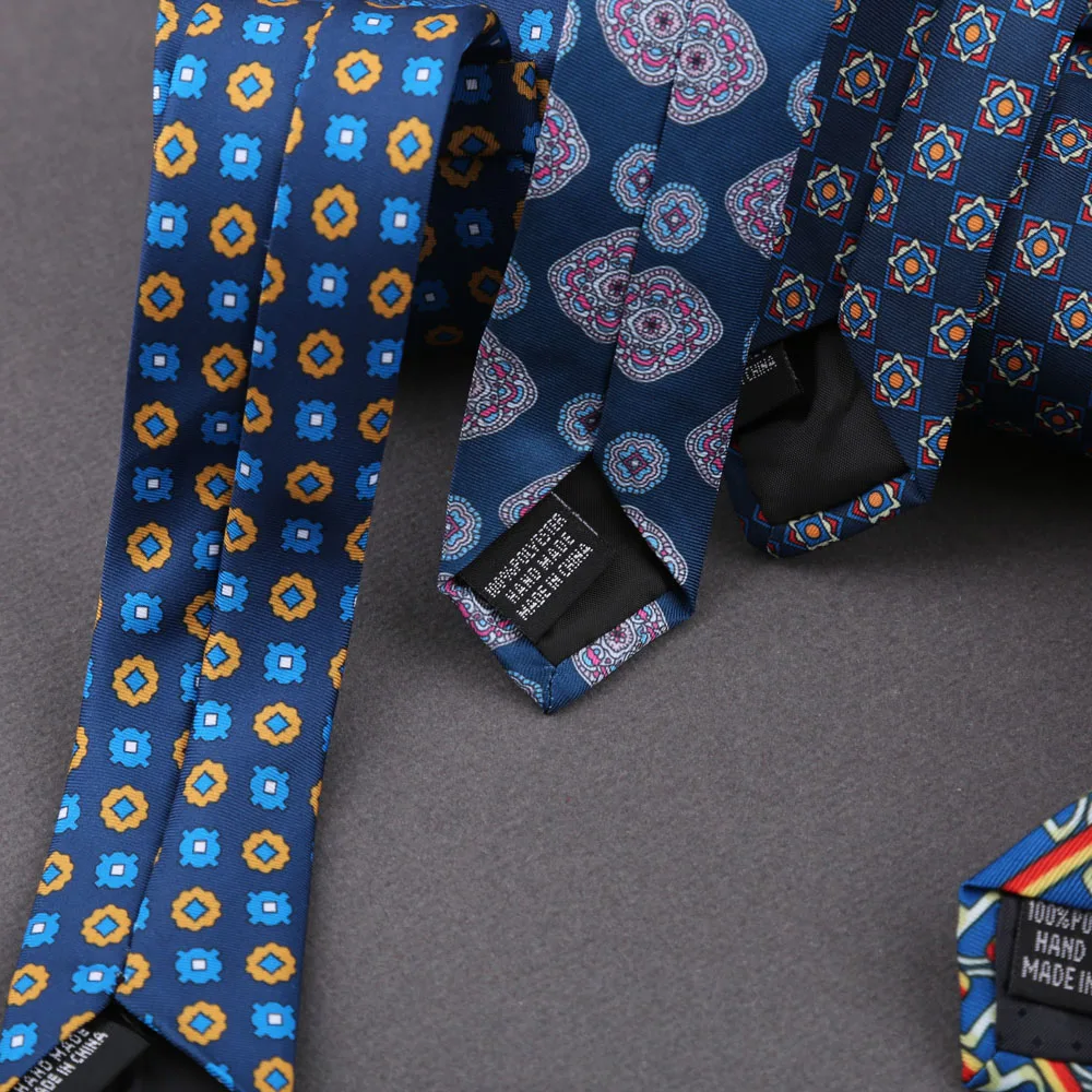 Klassische Herren-Krawatten aus Kunstseide, weich, neuartig, marineblau, weinrot, gepunktet, kariert, Business- und Hochzeitsaccessoires, Krawatten – Detail 7