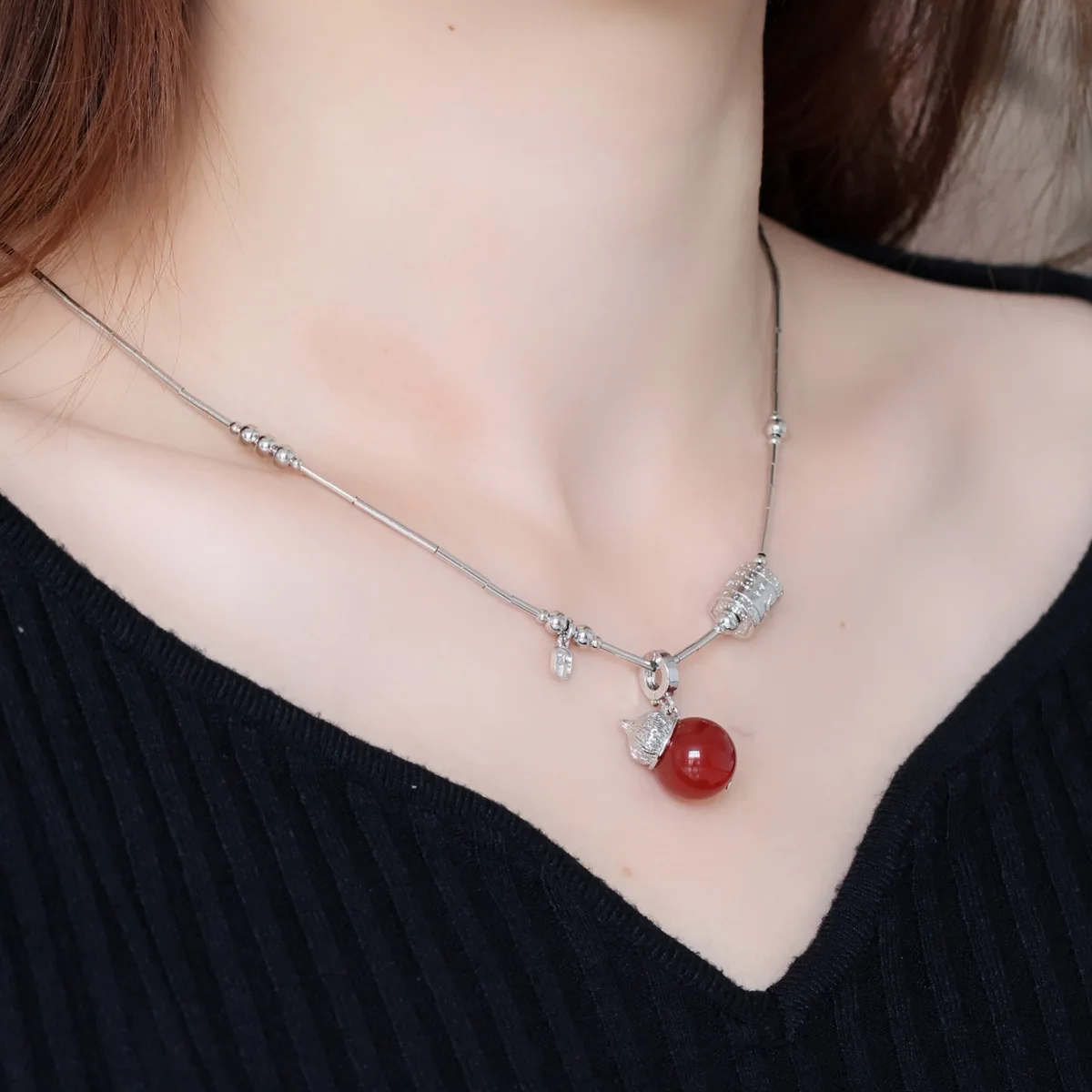 Chinese Style Lucky Blessing Red Agate Gourd Pendant Necklace For Women Vintage Silver Plated Clavicle Chain Attract Wealth Good