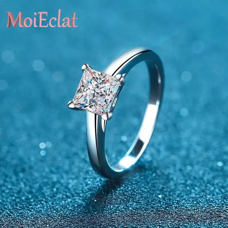

Luxury Two-tone Ring for Women with 1ct/2ct Square Moissanite Gem, Radiant PT950 Platinum Four-prong Rings Fine Jewelry Gift