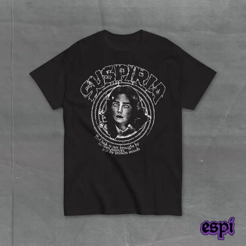Suspiria 1977 Camiseta limitada |   "Mad suerte" |   Dario Argento Ropa de película de terror vintage |   Camiseta retro de bruja estilo gótico